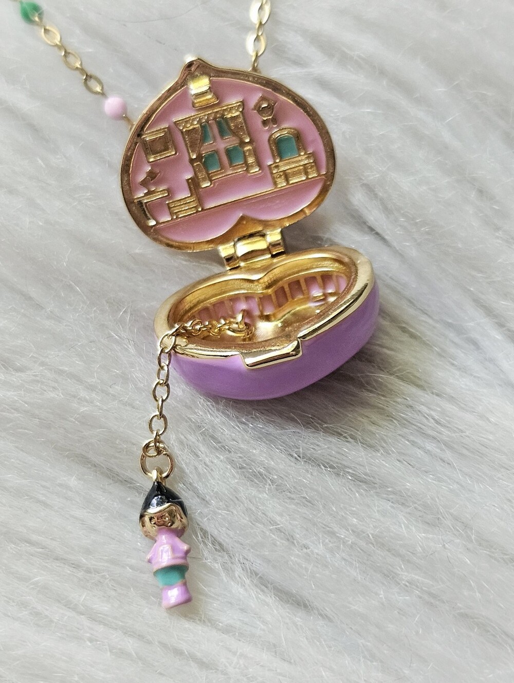 Toy Necklace - Picture 4 of 6